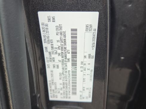 Used 2017 Ford Escape Titanium image 22