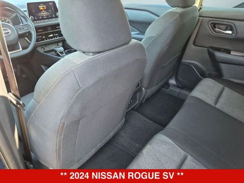 Used 2024 Nissan Rogue SV AWD/4WD image 17