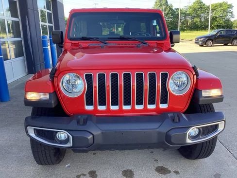Used 2020 Jeep Wrangler Unlimited Sahara AWD/4WD image 3