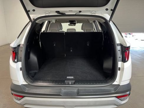 Used 2025 Hyundai Tucson SEL FWD image 16