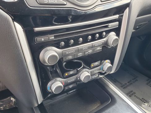 Used 2019 Nissan Pathfinder SV FWD image 30
