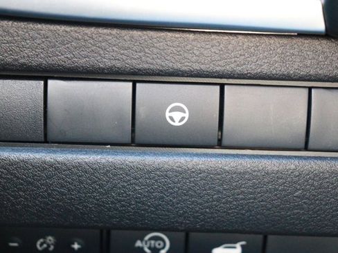 Used 2024 Nissan Rogue SV image 23