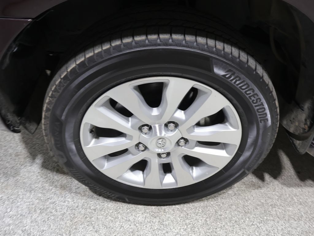 Used 2019 Toyota Sequoia Platinum AWD/4WD image 8