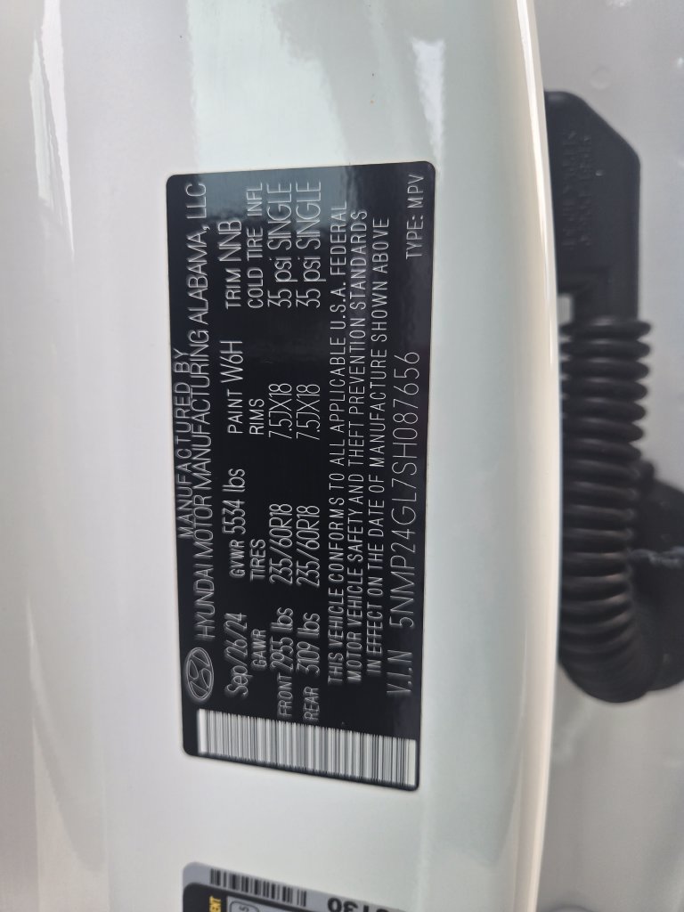 Used 2025 Hyundai Santa Fe SEL FWD image 13
