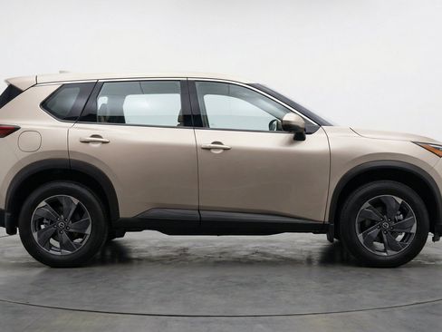 Used 2025 Nissan Rogue SV AWD/4WD image 11