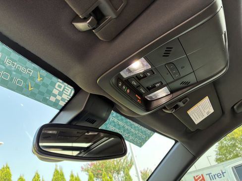 Used 2024 Chevrolet Equinox Premier FWD image 40