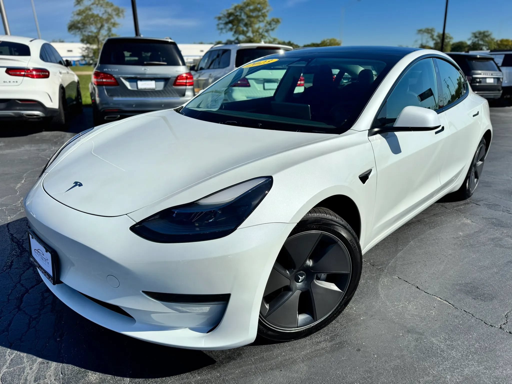 Used 2023 Tesla Model 3 Standard Range RWD image 1