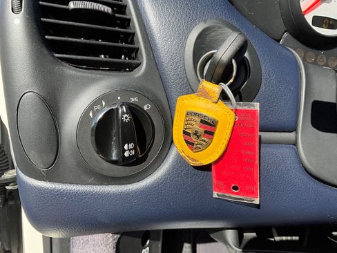 Used 2001 Porsche Boxster Base image 22