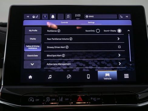 Used 2023 Jeep Compass Limited image 24