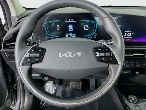 Used 2023 Kia Niro EX w/ EX Cold Weather Package FWD image 13
