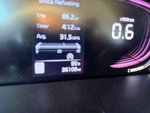 Used 2025 Kia Soul LX w/ LX Technology Package FWD image 39