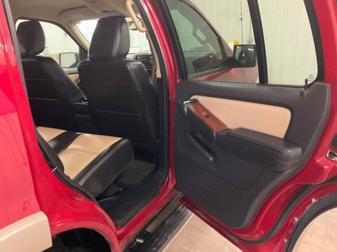 Used 2010 Ford Explorer Eddie Bauer image 23