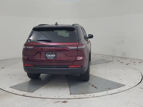 New 2025 Jeep Grand Cherokee Limited image 13