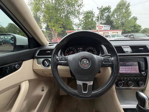 Used 2014 Volkswagen Passat 1.8T SE FWD image 19