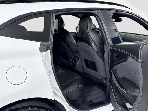 Used 2021 Aston Martin DBX image 31