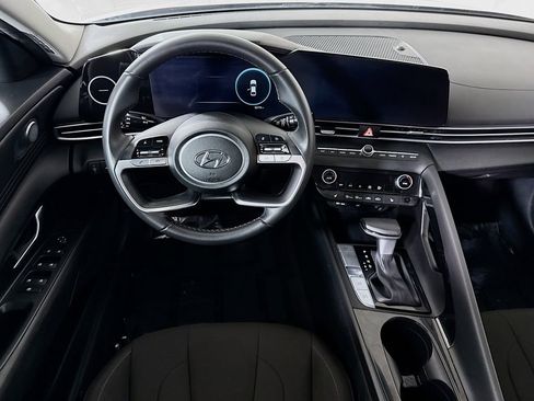 Certified 2023 Hyundai Elantra SEL w/ Convenience Package image 4