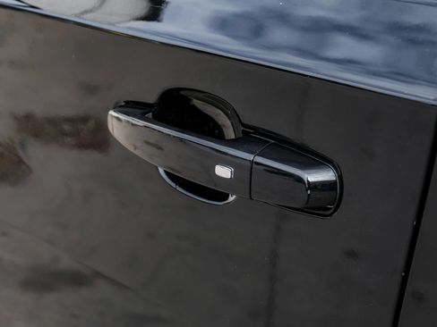 Used 2022 Chevrolet Traverse Premier w/ Redline Edition FWD image 51