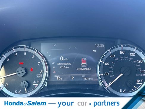 Used 2023 Toyota Highlander L image 17