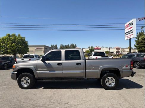 Used 2006 GMC Sierra 2500 SLE w/ Skid Plate Package AWD/4WD image 15
