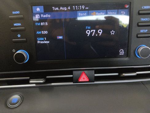 Used 2023 Hyundai Elantra SEL w/ Cargo Package FWD image 25