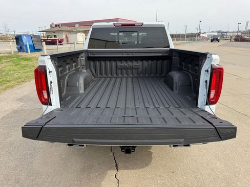 New 2026 GMC Sierra 1500 SLT w/ SLT Convenience Package image 5