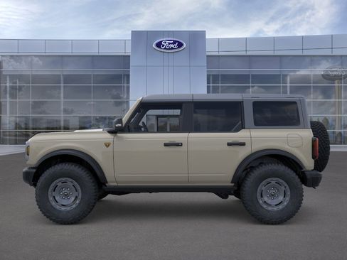 New 2025 Ford Bronco Badlands AWD/4WD image 3