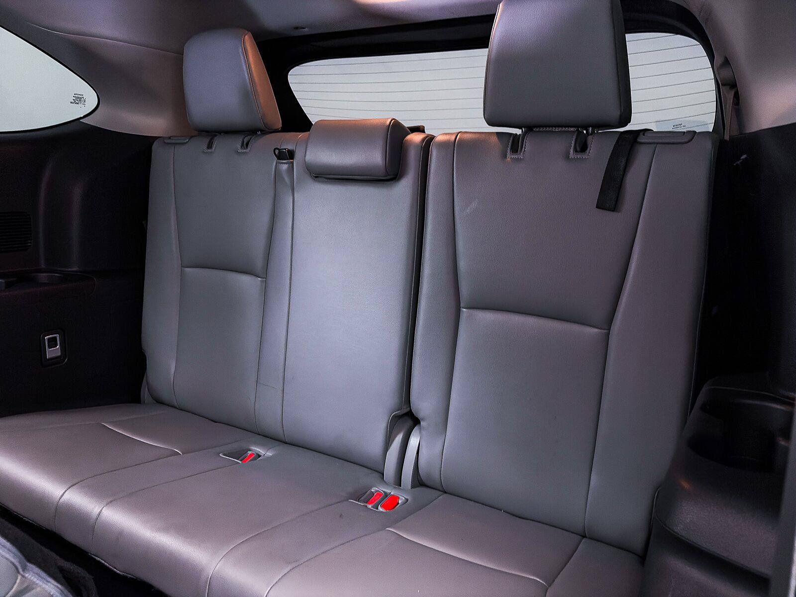 Used 2022 Toyota Highlander XLE FWD image 40