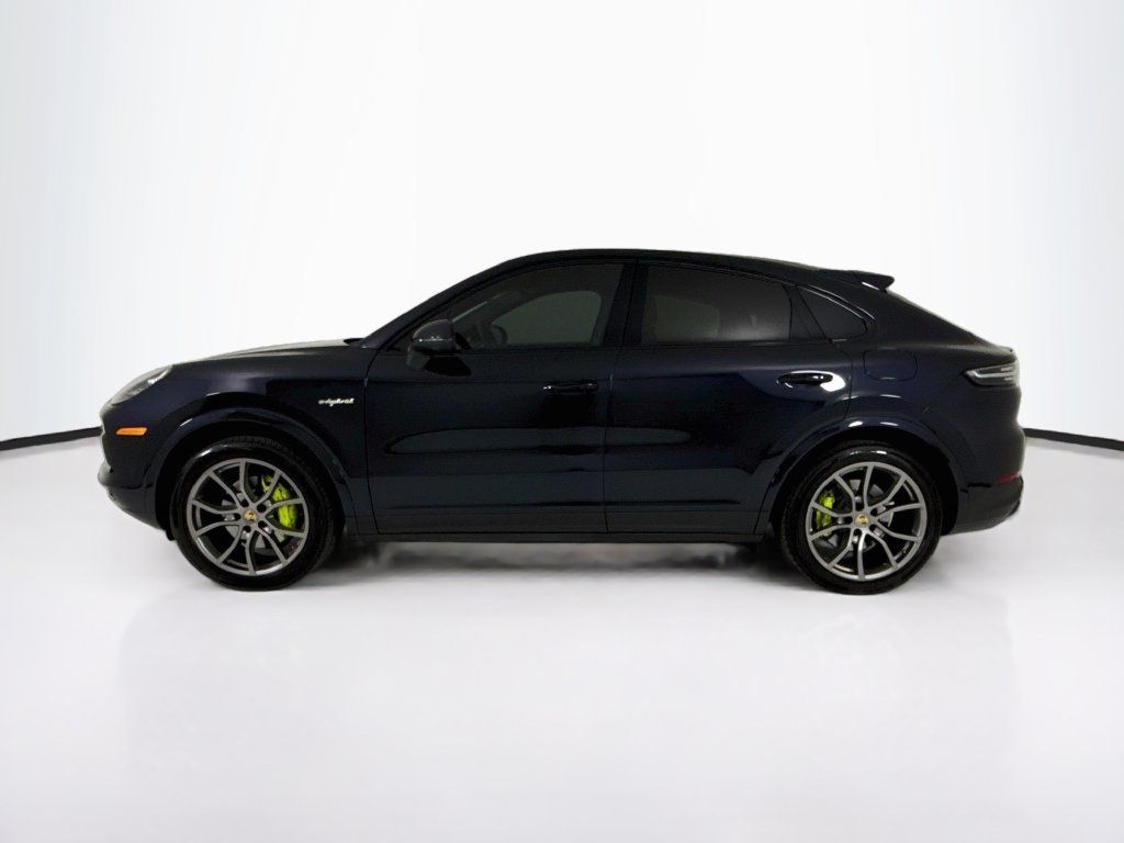 Certified 2023 Porsche Cayenne Platinum Edition AWD/4WD image 2