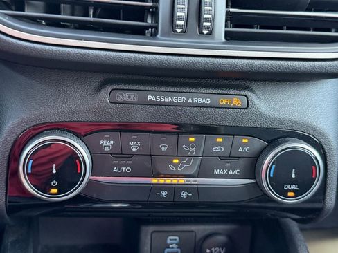 Used 2022 Ford Escape SE w/ Convenience Package FWD image 24