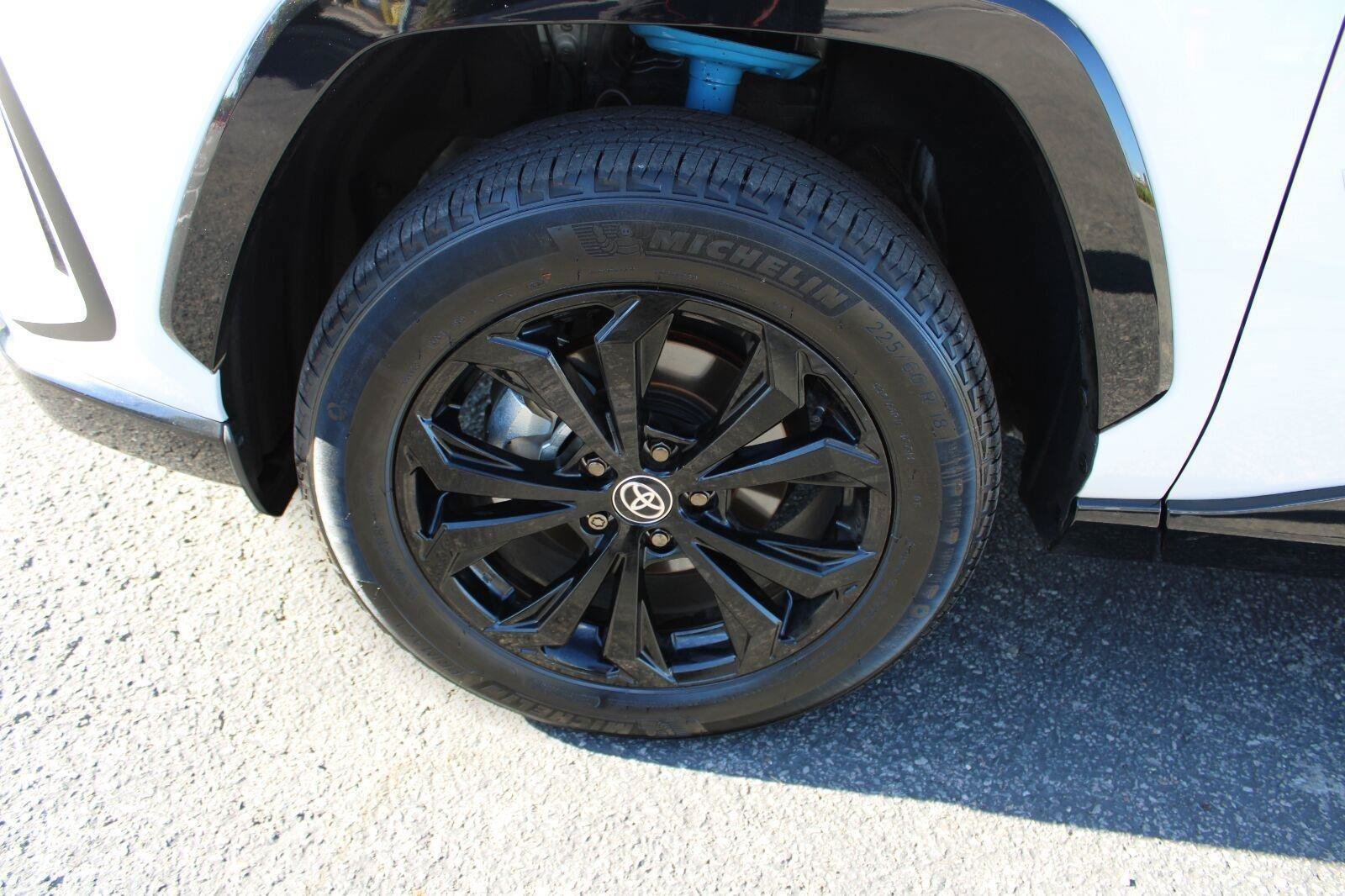 Certified 2025 Toyota RAV4 SE AWD/4WD image 12