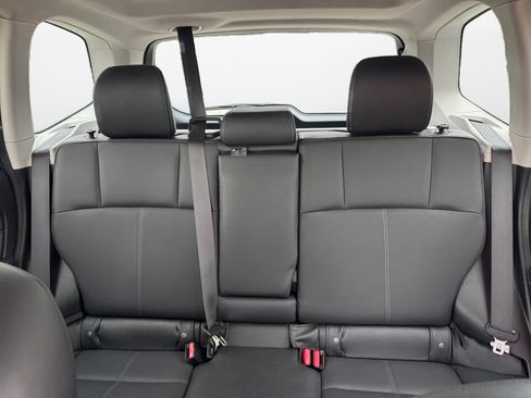 Used 2018 Subaru Forester 2.5i Touring AWD/4WD image 15