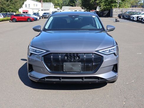 Used 2021 Audi e-tron Premium w/ Convenience Plus Package image 2