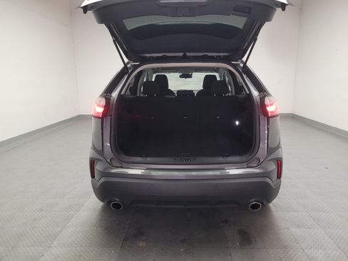 Used 2020 Ford Edge SE FWD image 29
