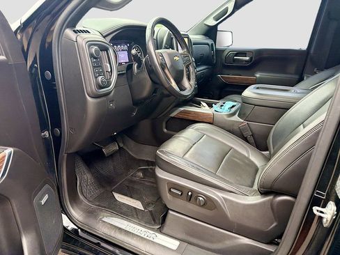 Used 2019 Chevrolet Silverado 1500 High Country w/ Technology Package AWD/4WD image 25