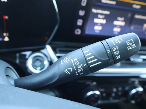 Certified 2024 Chevrolet Trax RS w/ Driver Confidence Package image 23