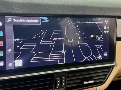 Used 2023 Porsche Cayenne AWD/4WD image 13