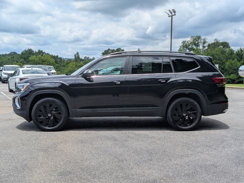 Used 2026 Volkswagen Atlas SE w/ Panoramic Sunroof Package FWD image 6
