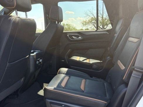 Used 2023 GMC Yukon AT4 w/ Technology Package image 10