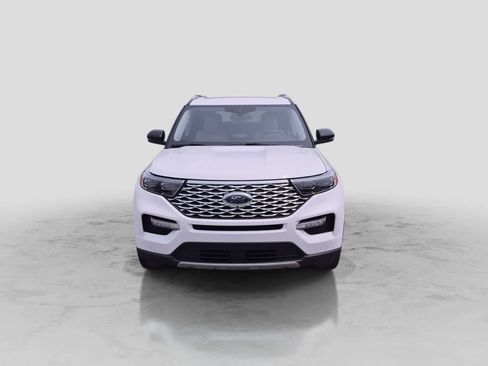 Used 2023 Ford Explorer Platinum w/ Technology Package AWD/4WD image 3