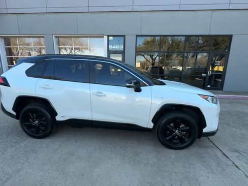 Used 2020 Toyota RAV4 XSE image 9