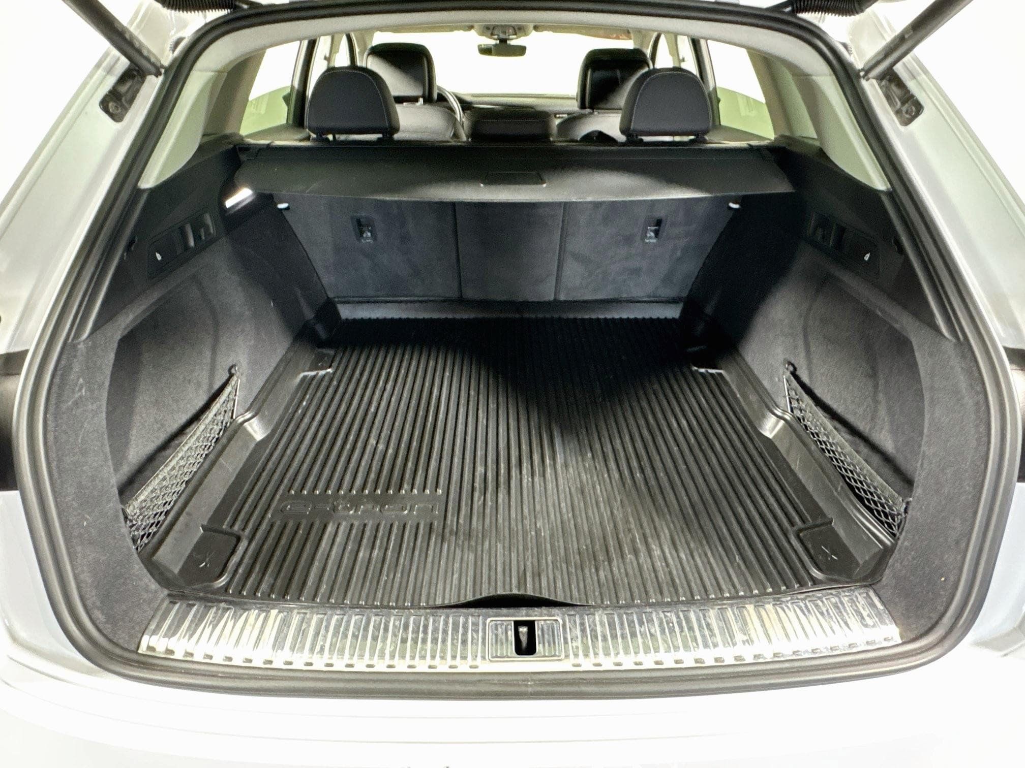 Used 2024 Audi Q8 e-tron Premium AWD/4WD image 27