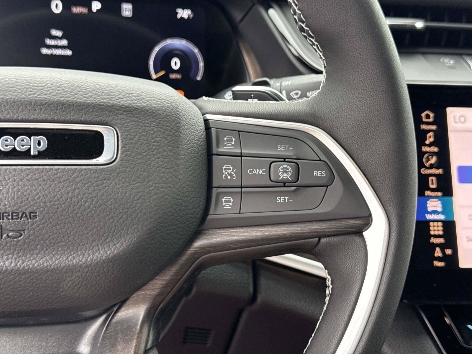 New 2027 Jeep Grand Cherokee Limited AWD/4WD image 19