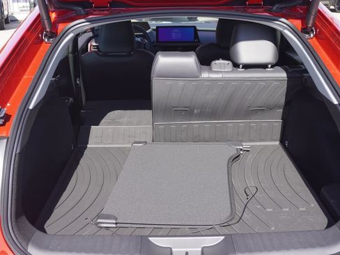 New 2026 Toyota Prius Plug-In Hybrid FWD image 8