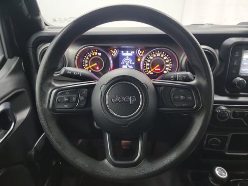 Used 2018 Jeep Wrangler Unlimited Sport image 17