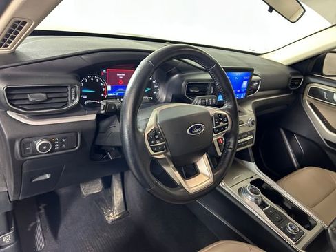 Used 2021 Ford Explorer XLT w/ Equipment Group 202A image 14