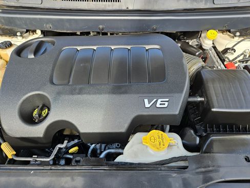 Used 2018 Dodge Journey Crossroad w/ Popular Equipment Group AWD/4WD image 32