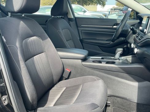 Used 2025 Nissan Altima 2.5 SV image 37