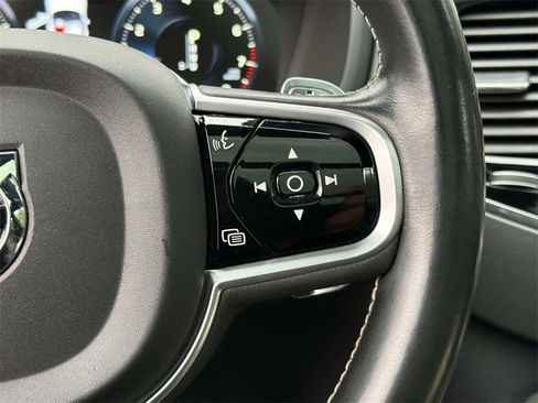 Used 2020 Volvo XC90 T6 R-Design image 31
