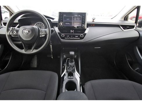 Used 2022 Toyota Corolla LE image 12