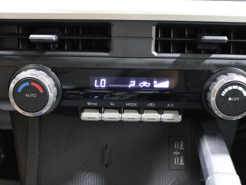 Used 2024 Toyota Tacoma TRD Off-Road AWD/4WD image 18
